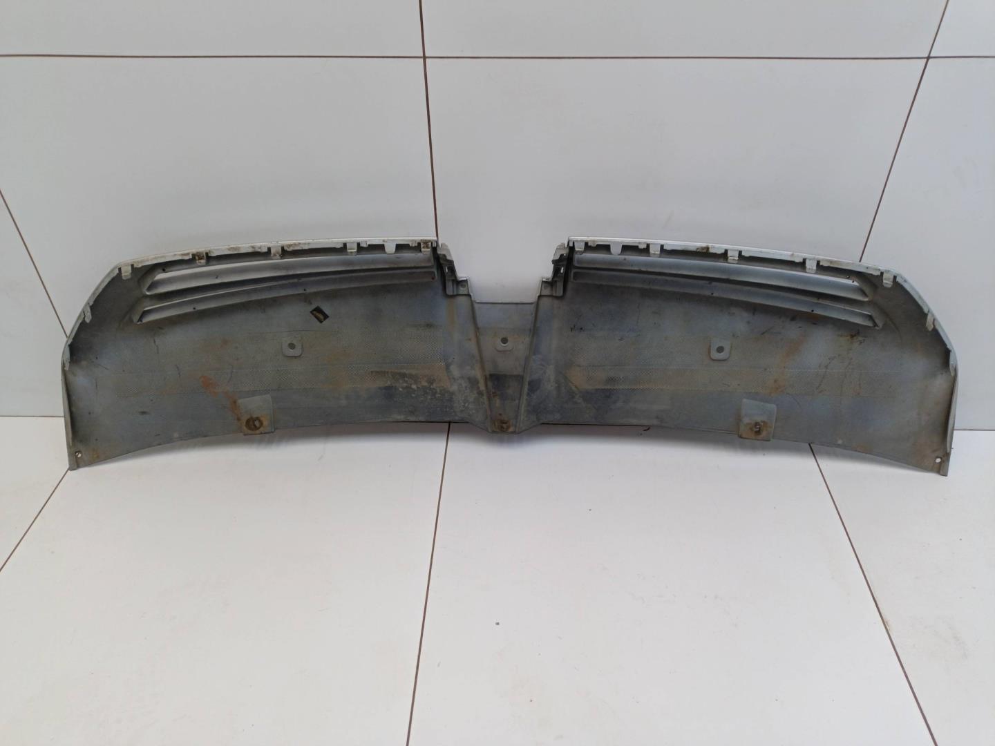 Накладка переднего бампера