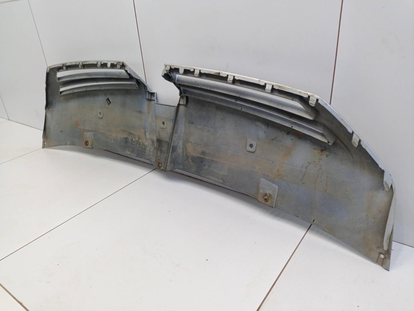 Накладка переднего бампера