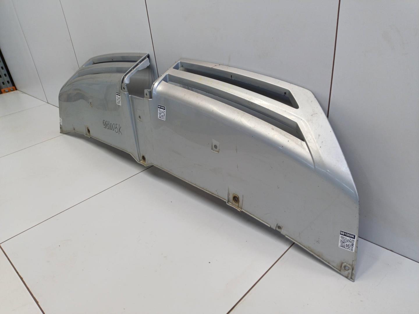 Накладка переднего бампера