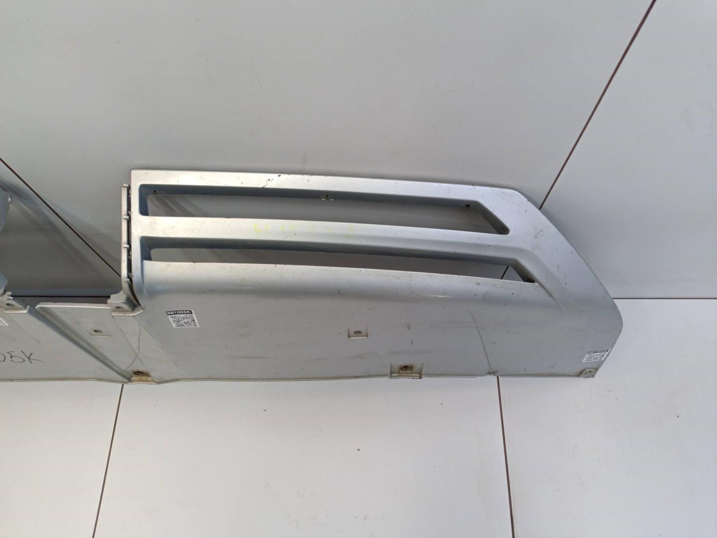 Накладка переднего бампера