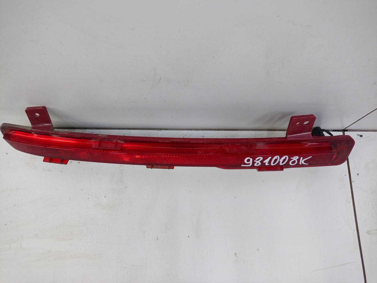 Отражатель в бампер задний правый