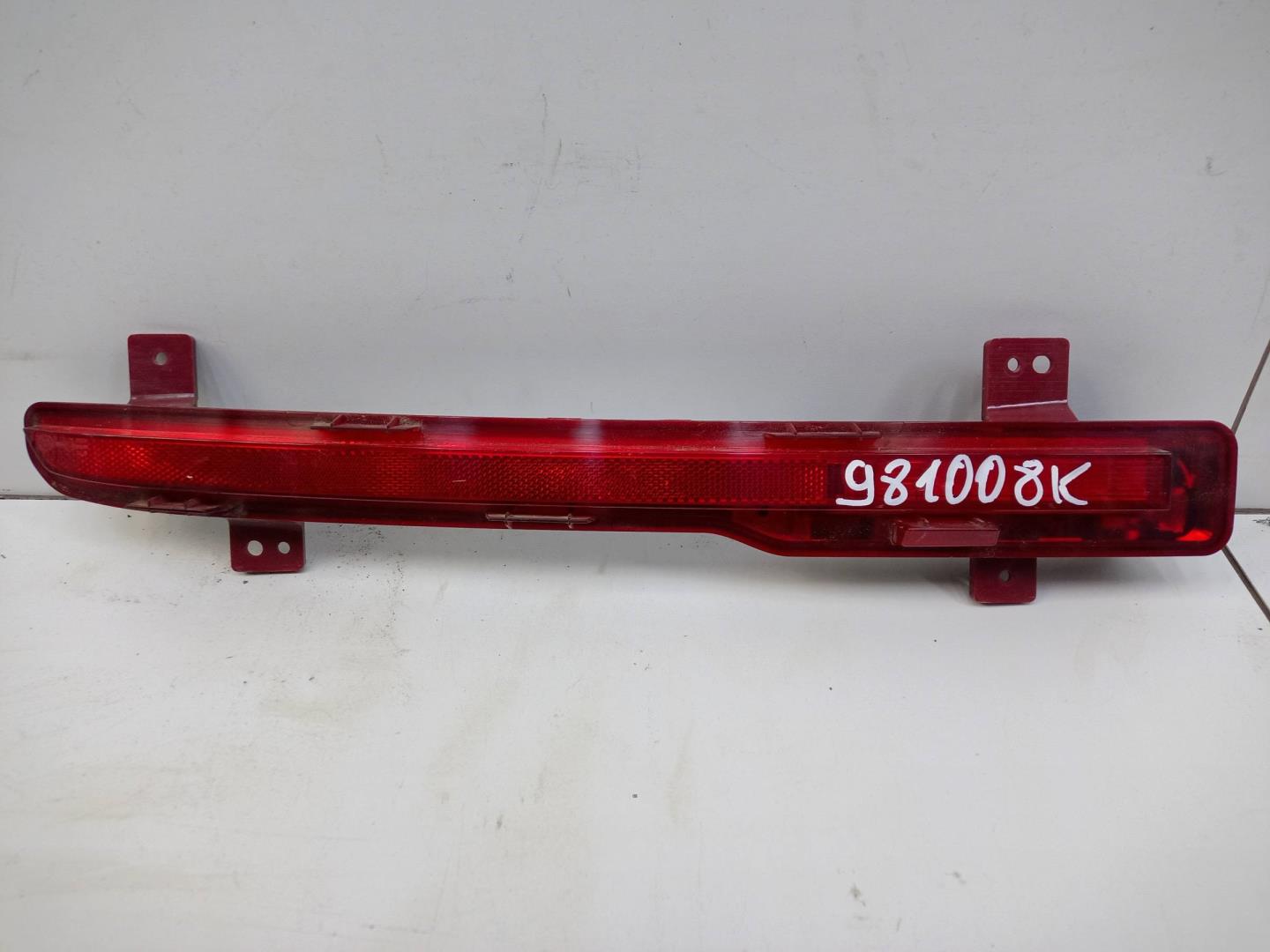 Отражатель в бампер задний правый