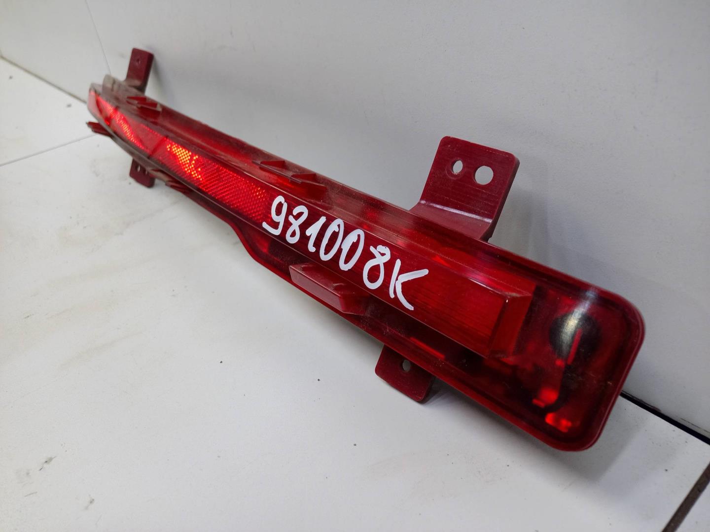 Отражатель в бампер задний правый