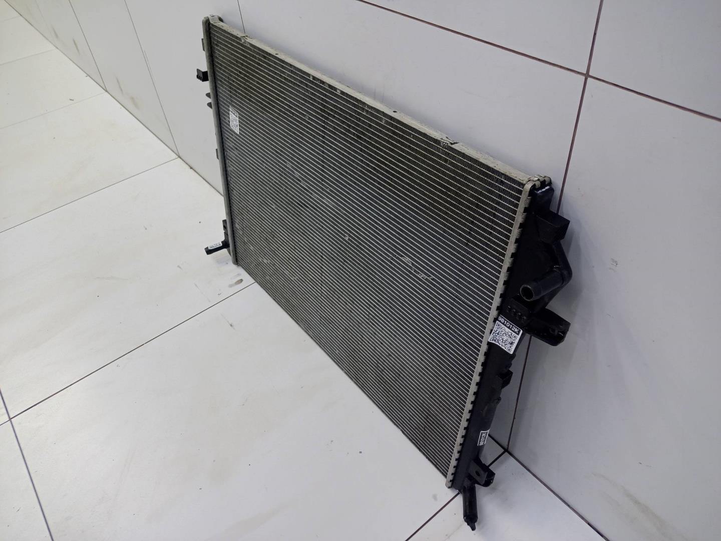 Радиатор охлаждения двигателя дополнительный