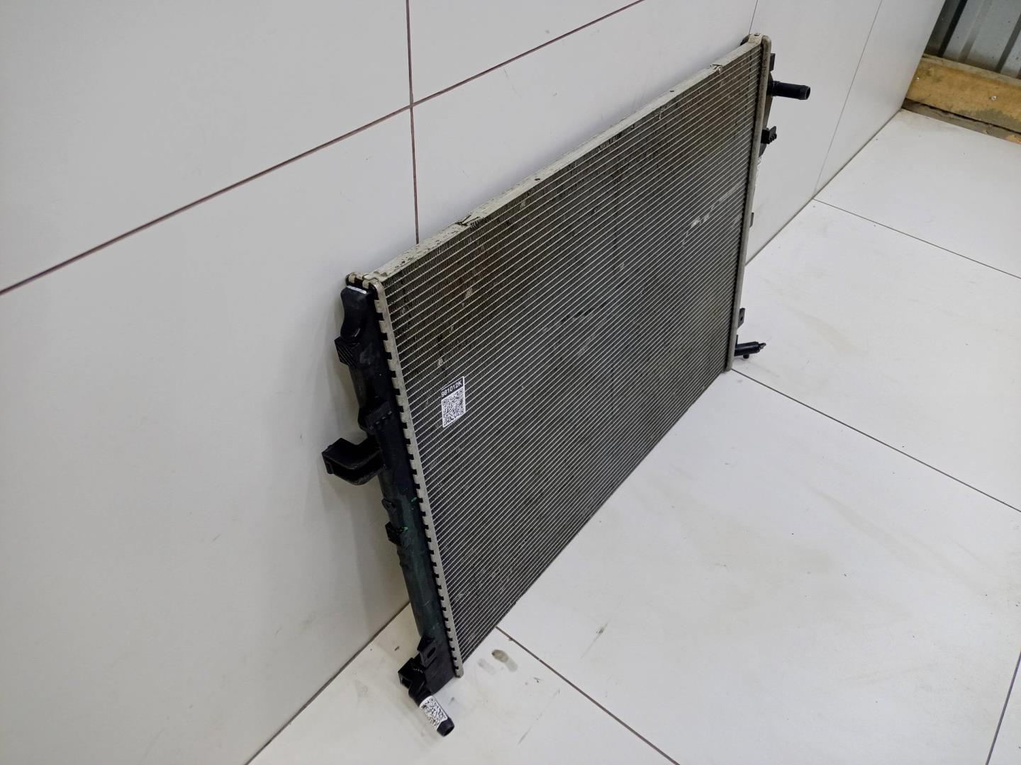 Радиатор охлаждения двигателя дополнительный