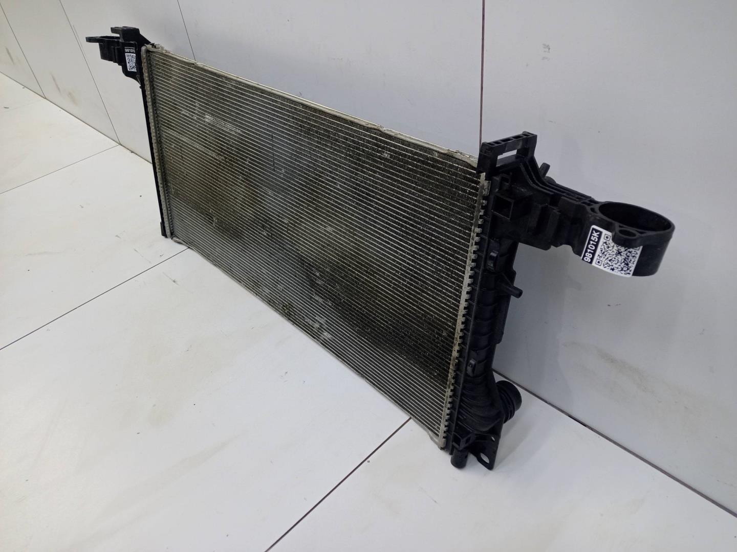 Радиатор охлаждения двигателя основной