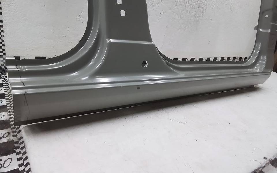 Кузовной элемент