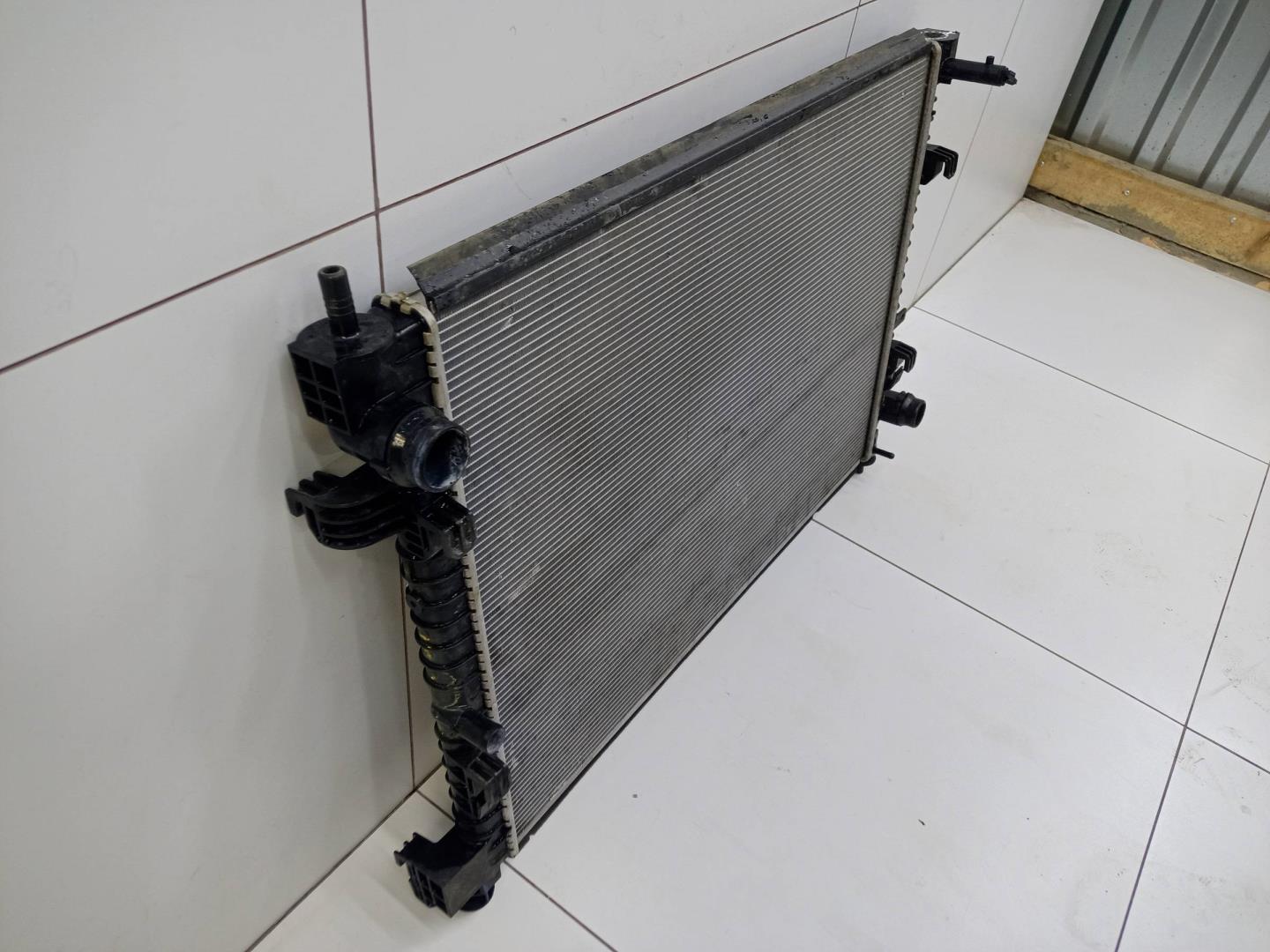 Радиатор охлаждения двигателя основной