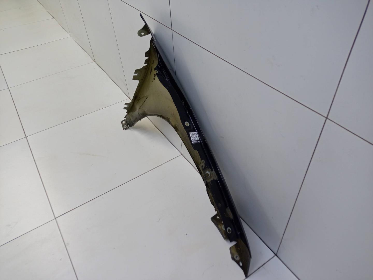 Крыло переднее левое