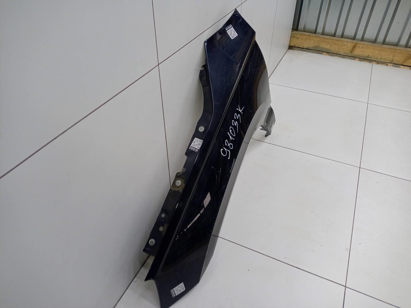 Крыло переднее левое