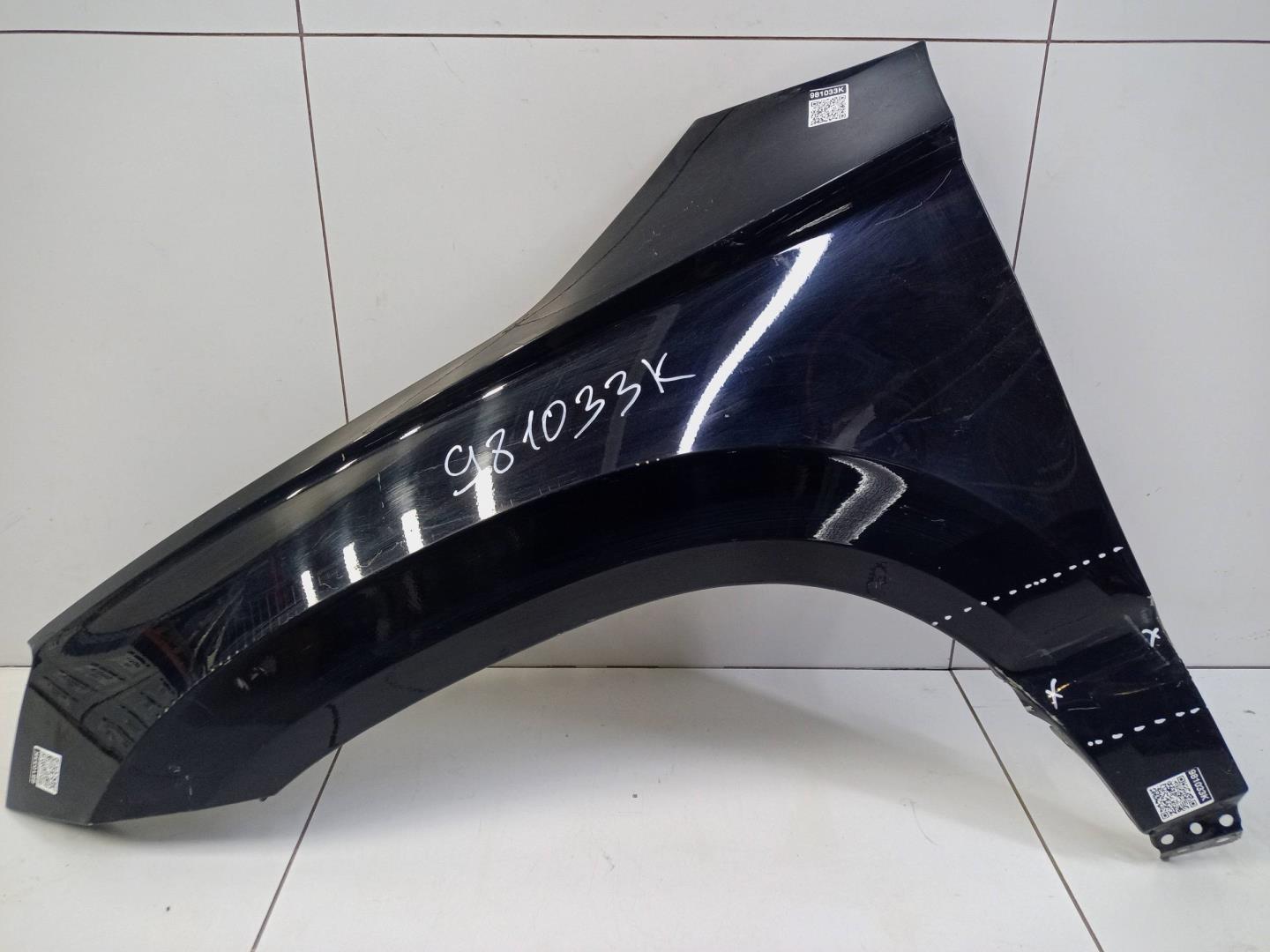 Крыло переднее левое