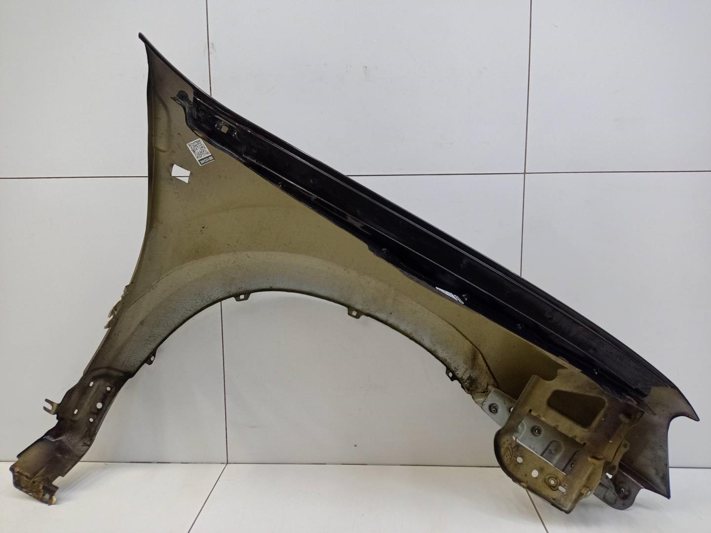 Крыло переднее левое