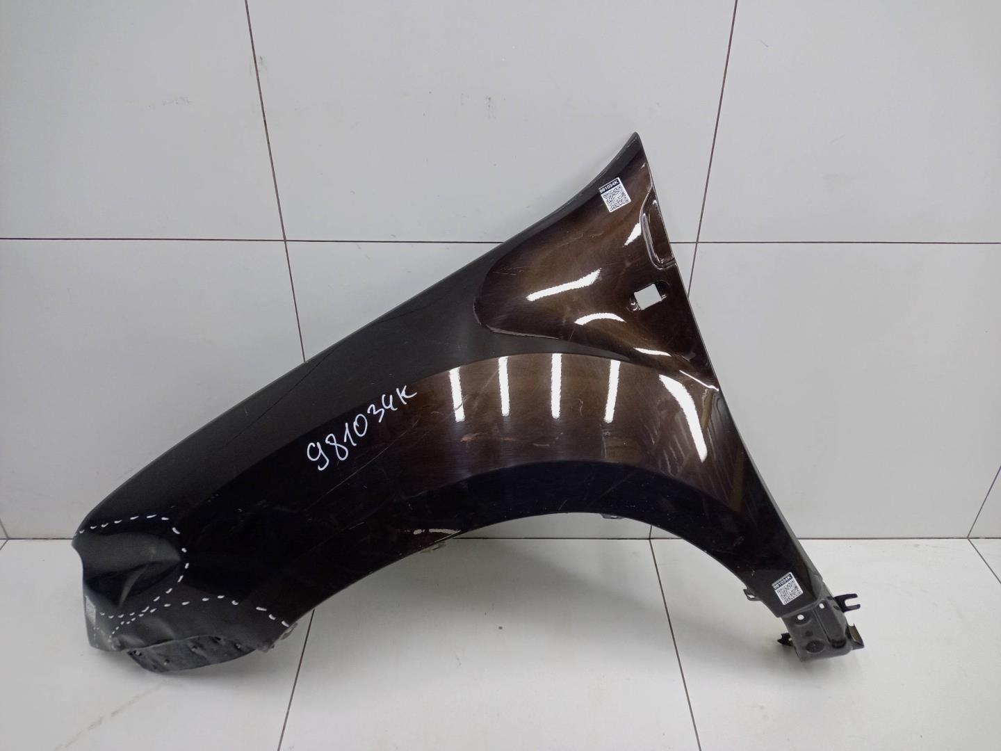 Крыло переднее левое