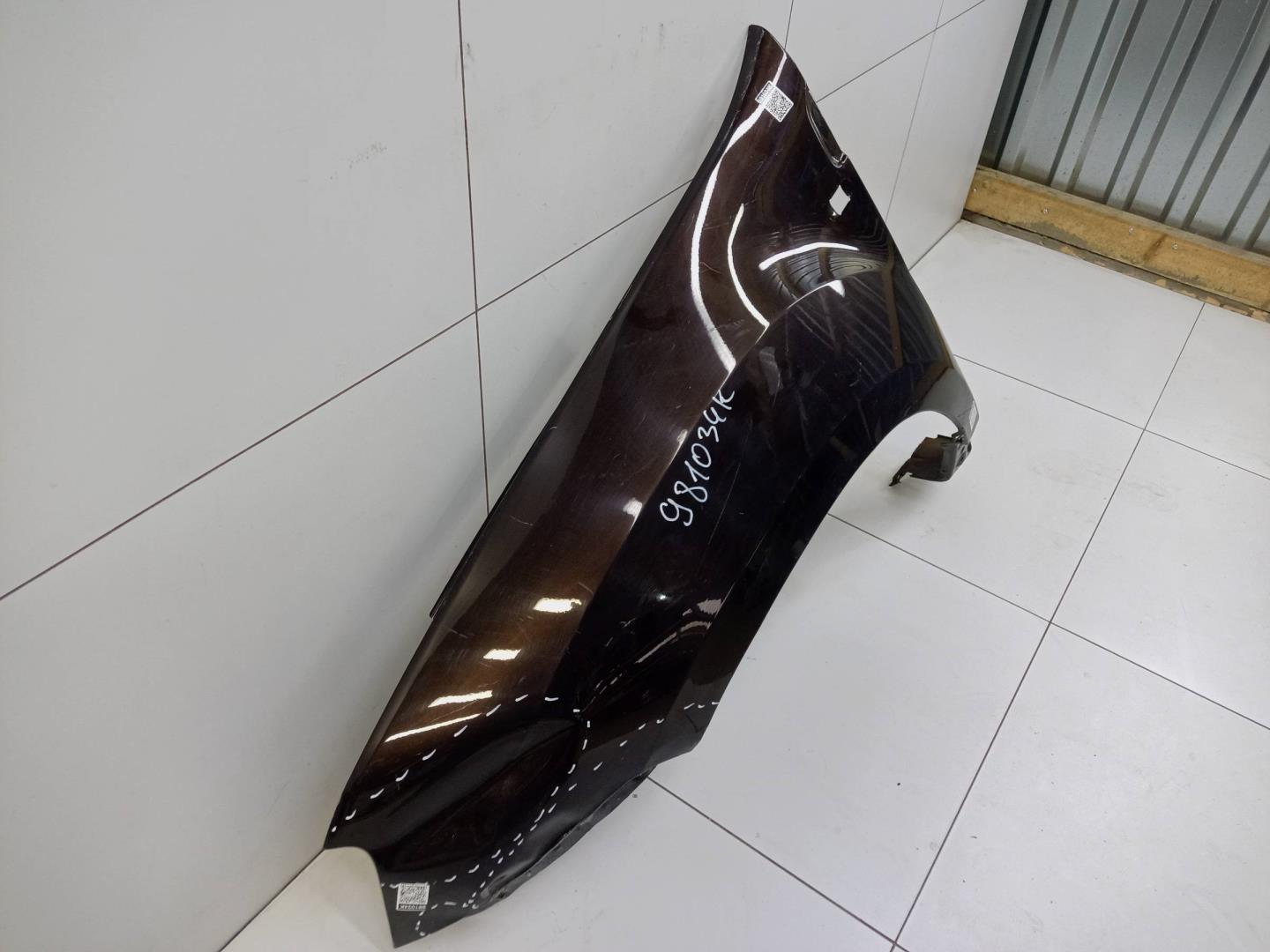 Крыло переднее левое