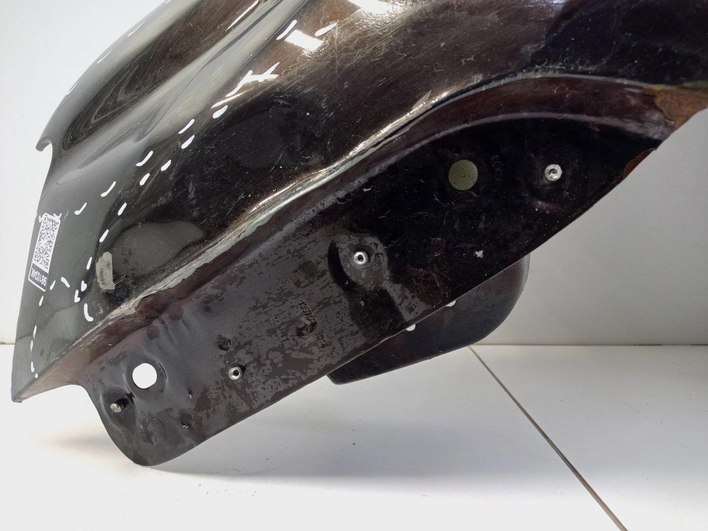 Крыло переднее левое