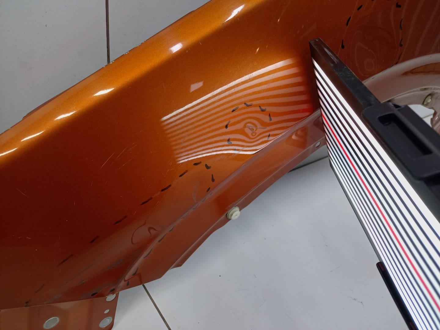 Крыло переднее левое