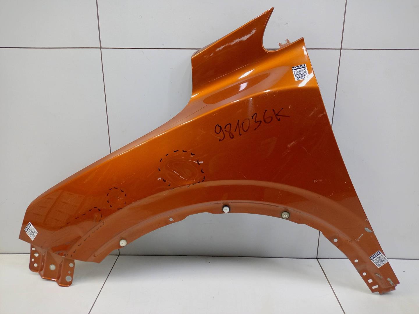 Крыло переднее левое