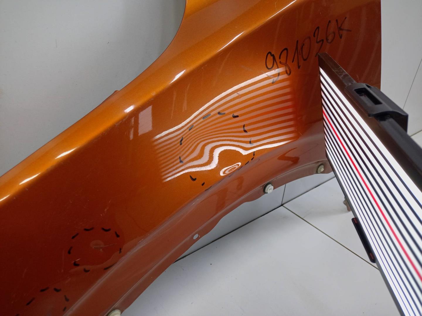 Крыло переднее левое