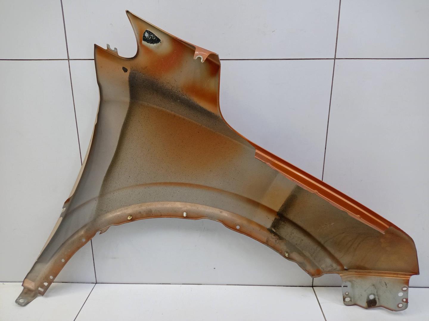 Крыло переднее левое