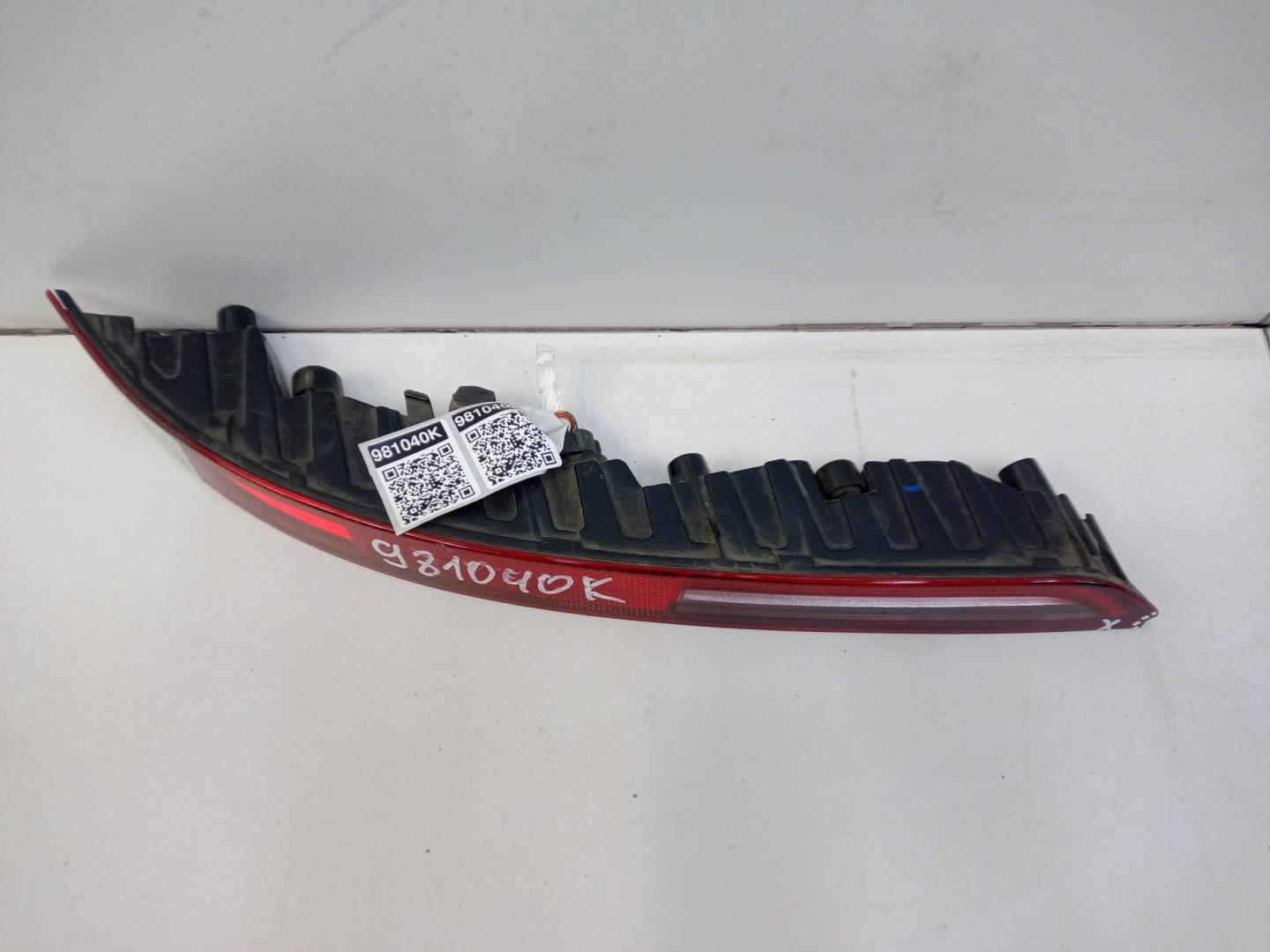 Фонарь задний в бампер правый