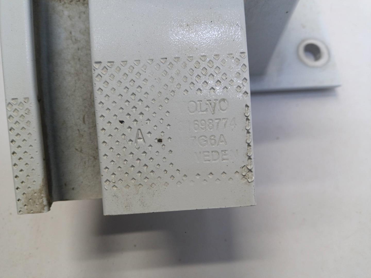 Усилитель заднего бампера