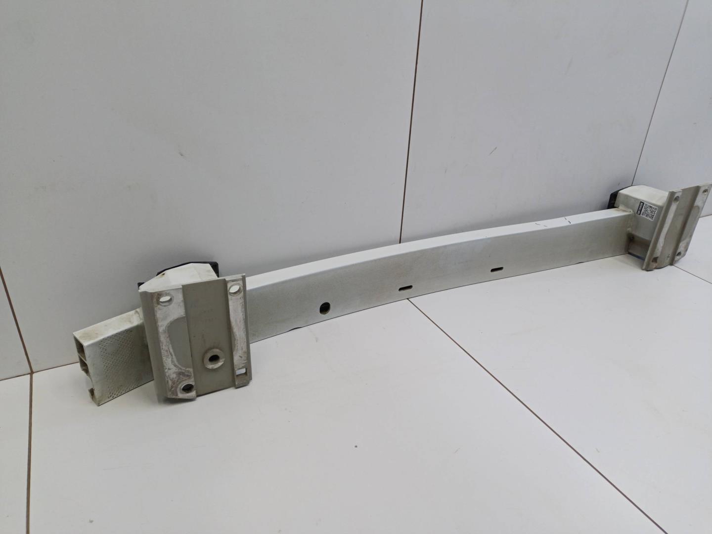 Усилитель заднего бампера