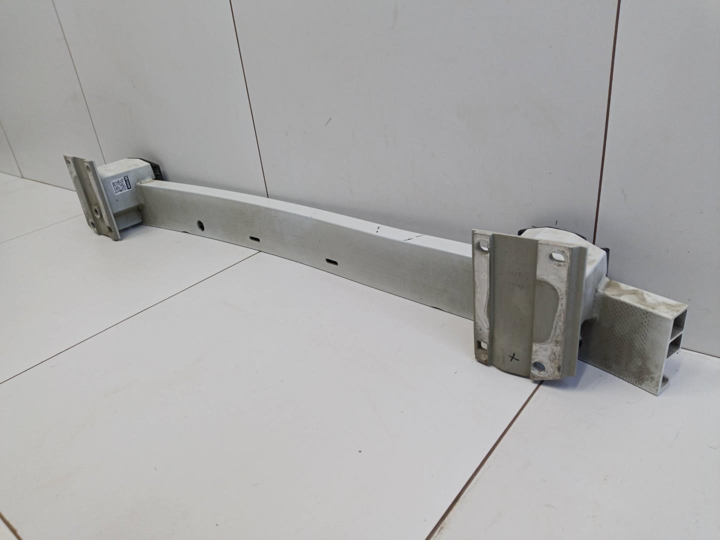 Усилитель заднего бампера