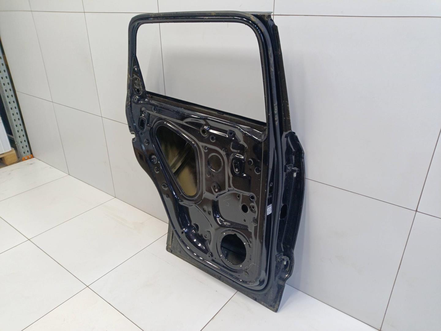 Дверь задняя левая