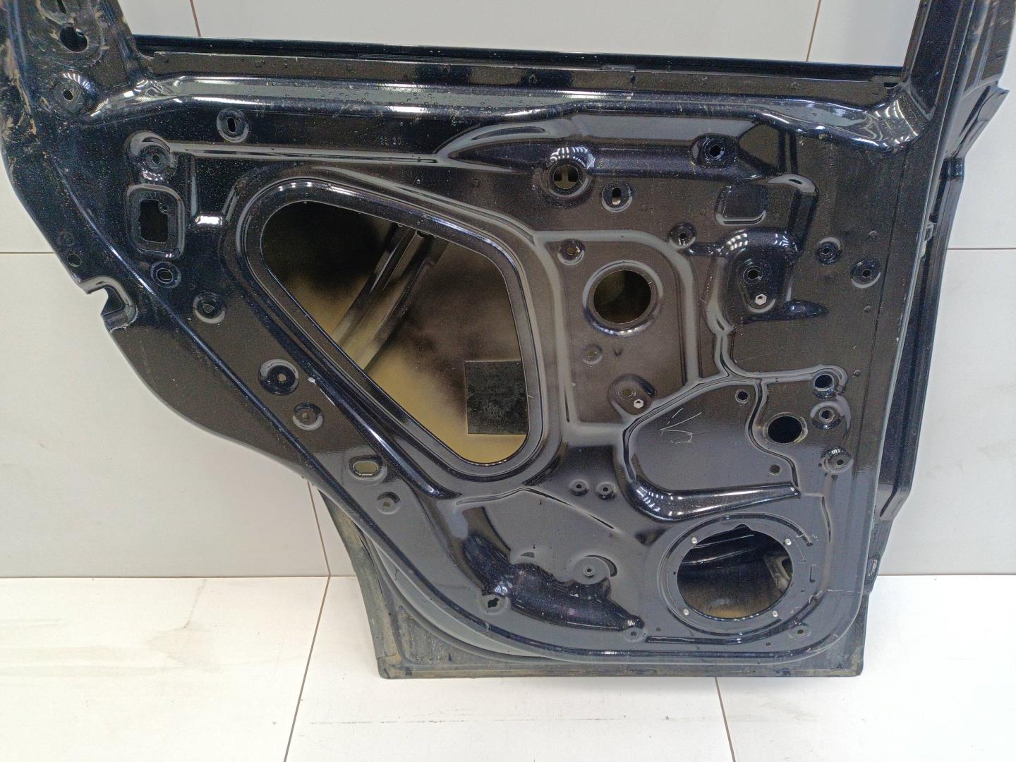 Дверь задняя левая