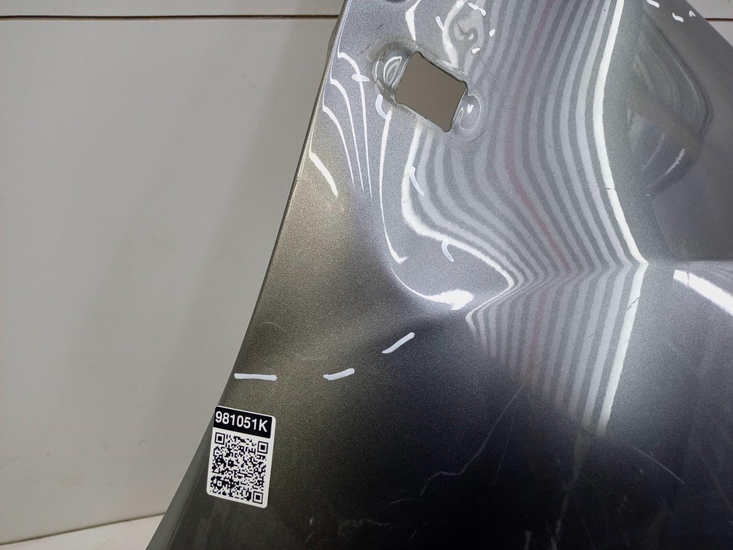 Крыло переднее правое