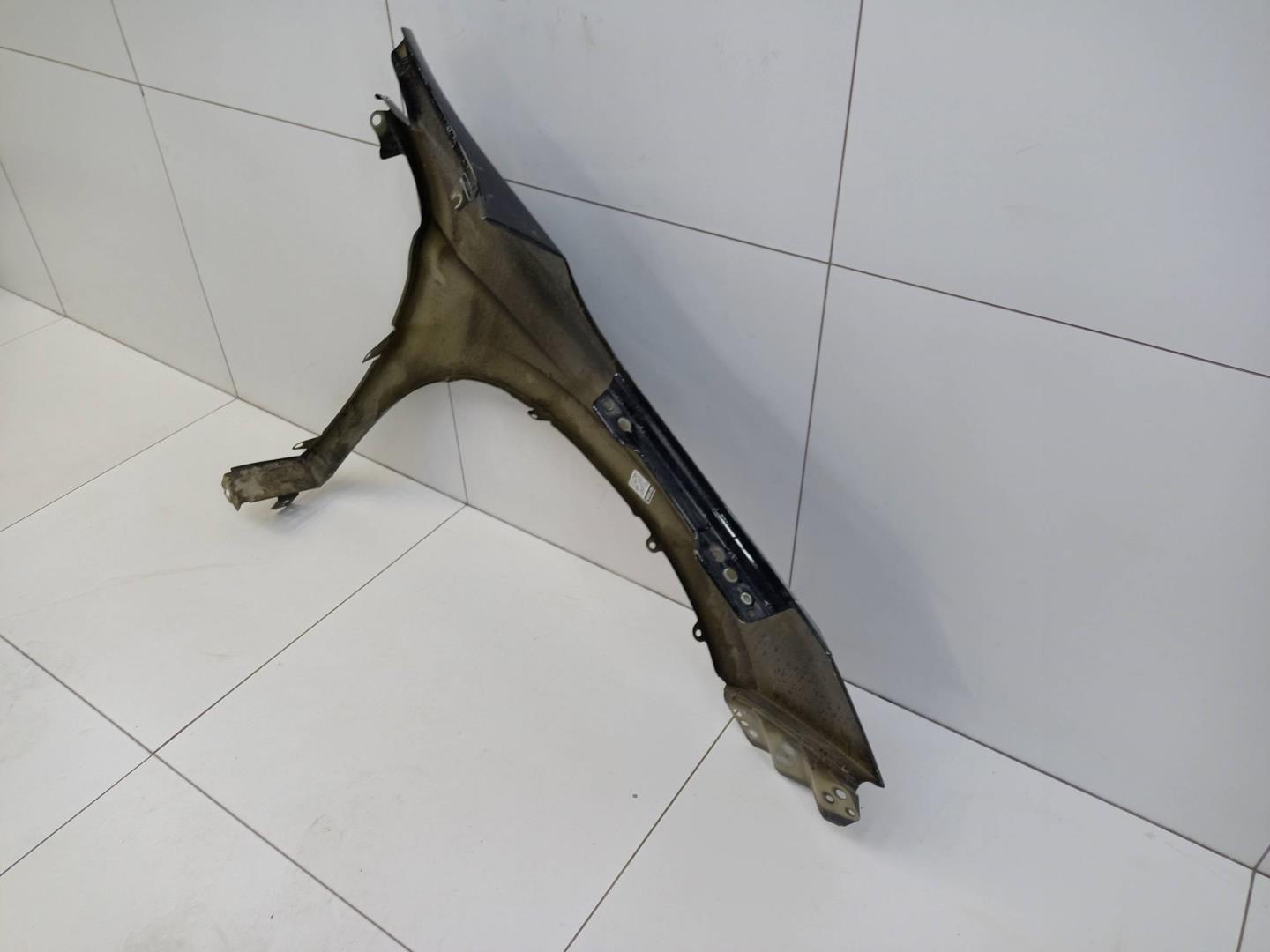 Крыло переднее левое