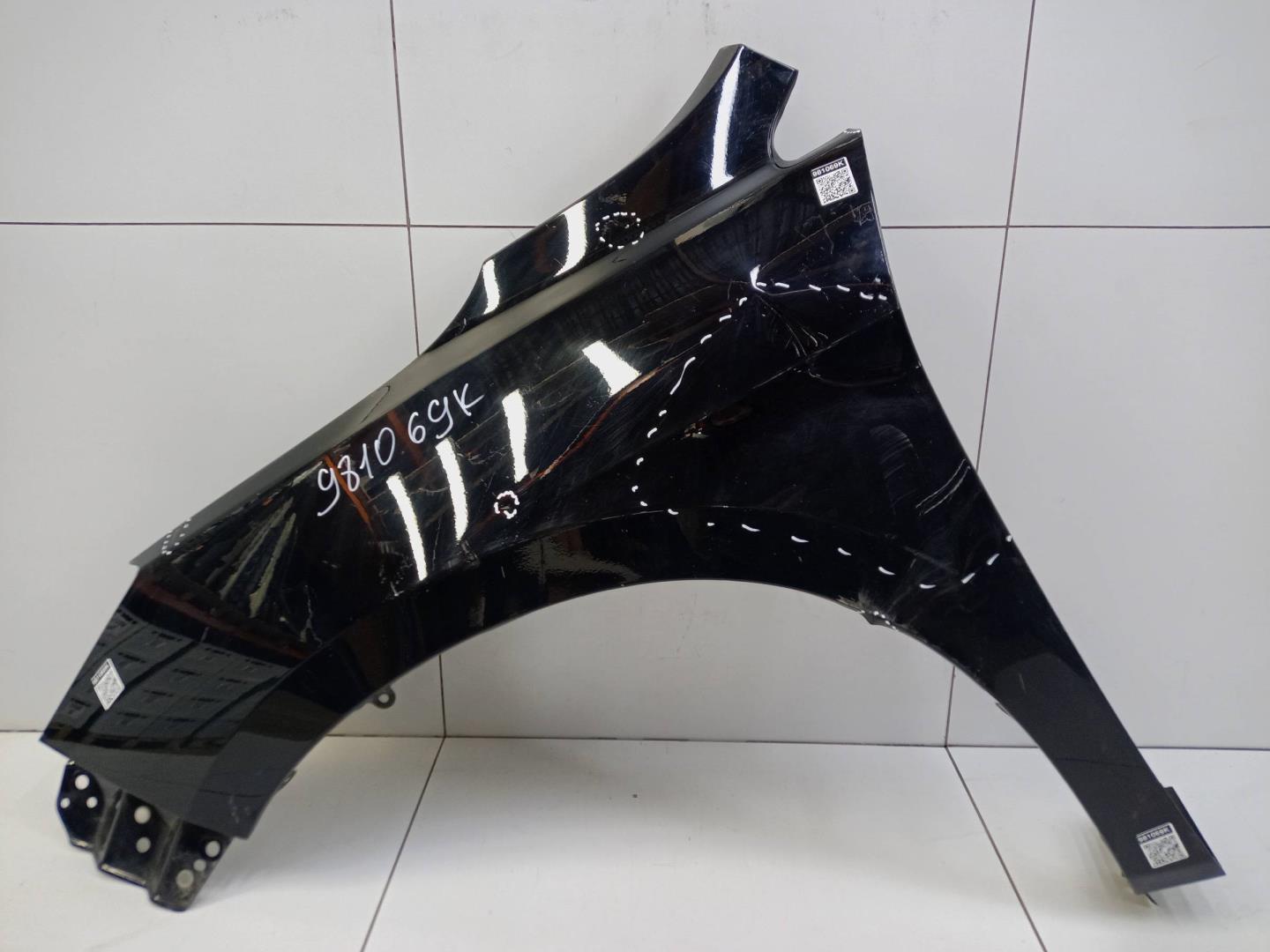 Крыло переднее левое