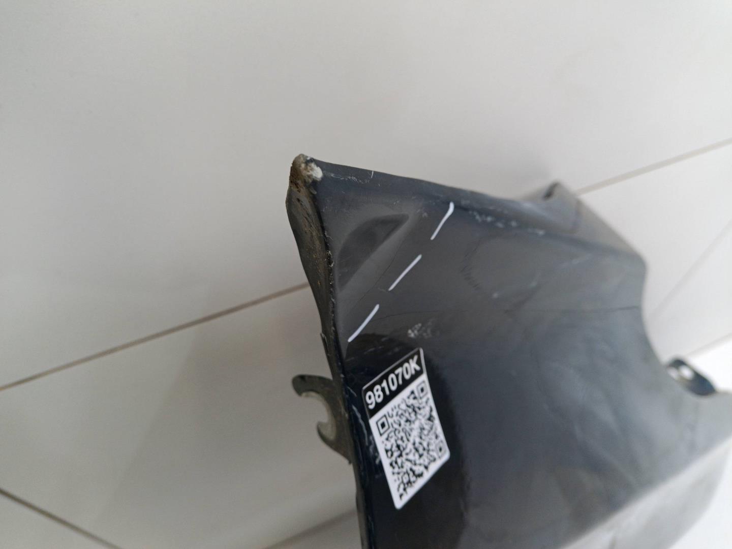 Крыло переднее правое