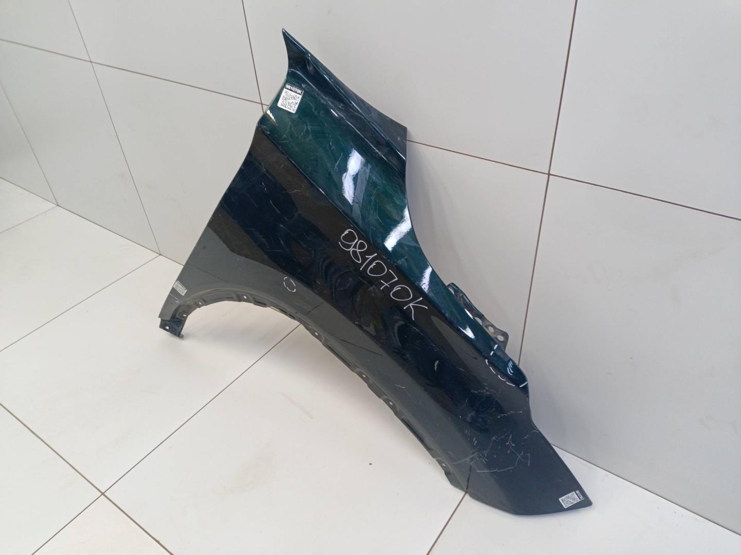 Крыло переднее правое