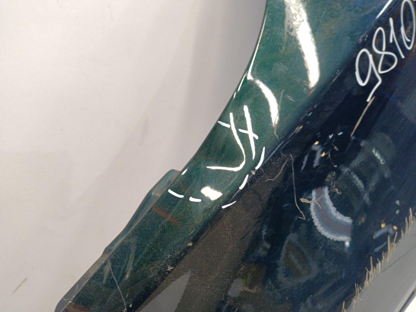 Крыло переднее левое