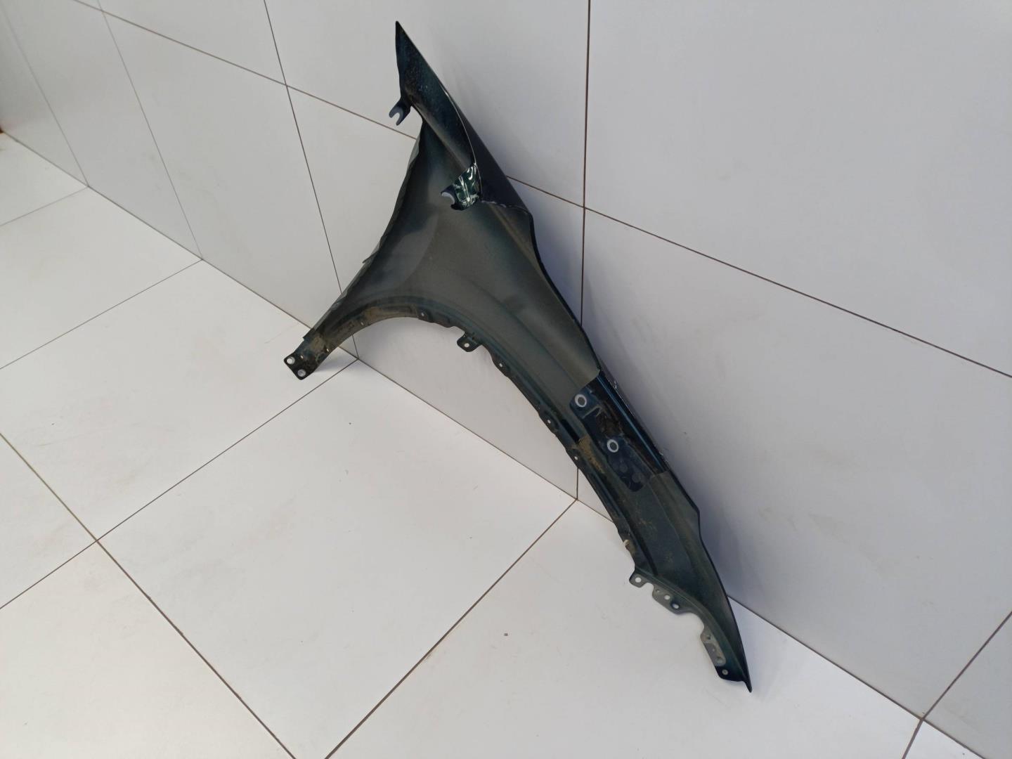 Крыло переднее левое