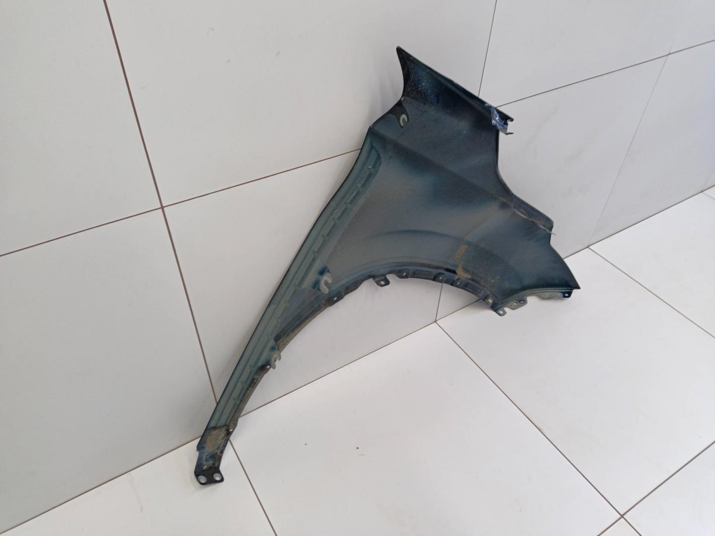 Крыло переднее левое