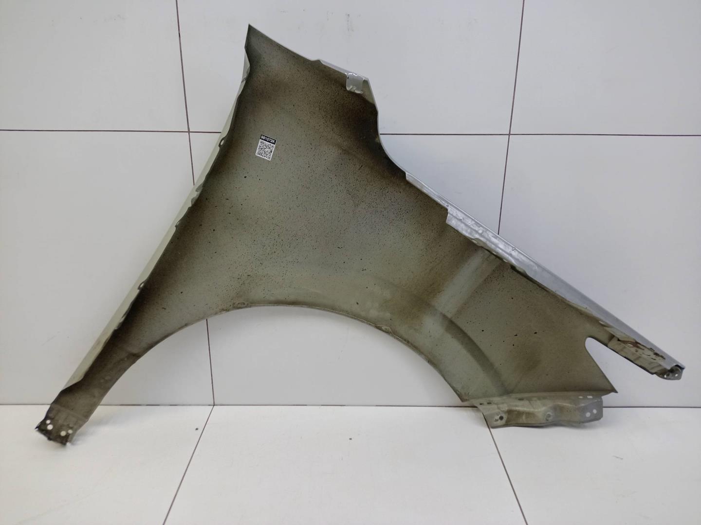 Крыло переднее левое