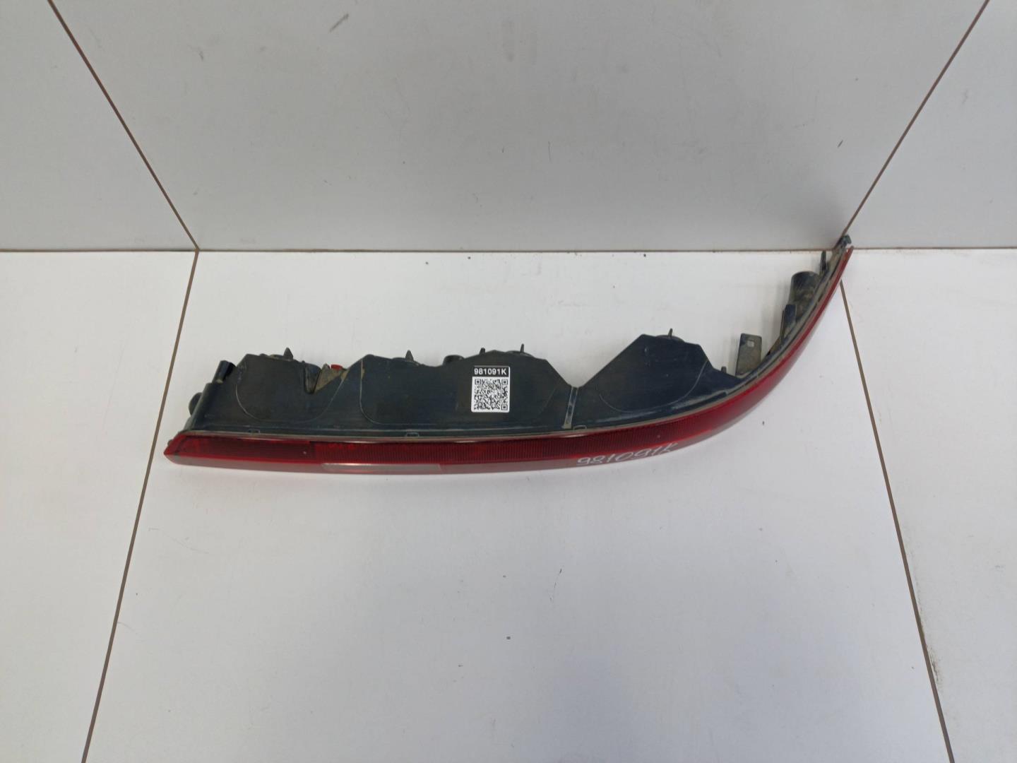 Фонарь задний в бампер правый