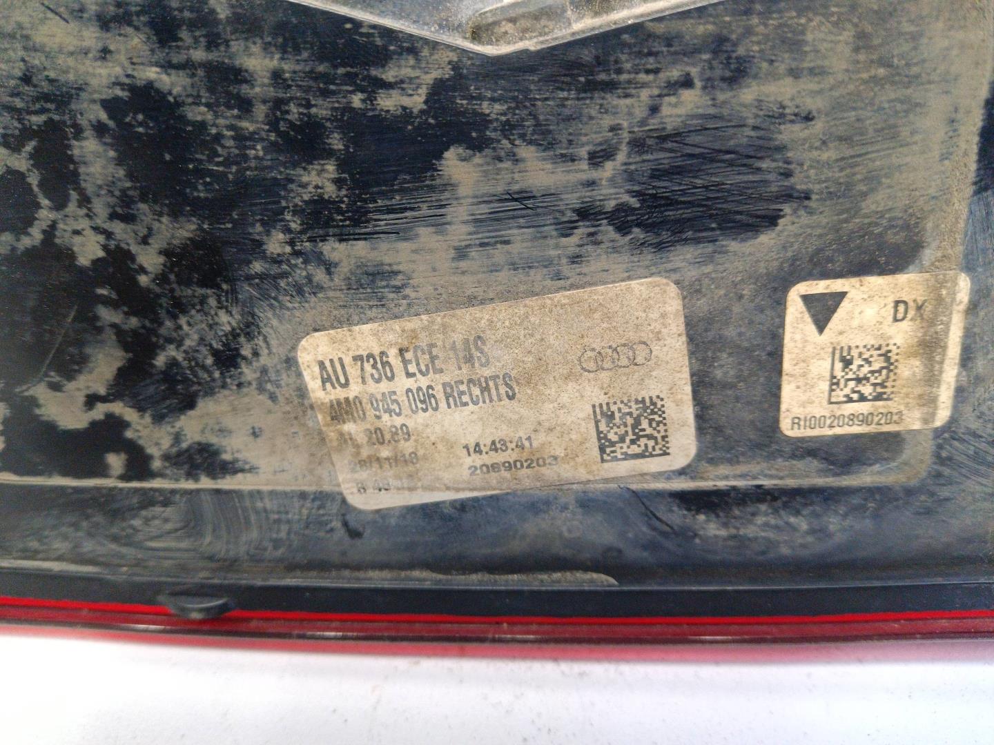 Фонарь задний в бампер правый