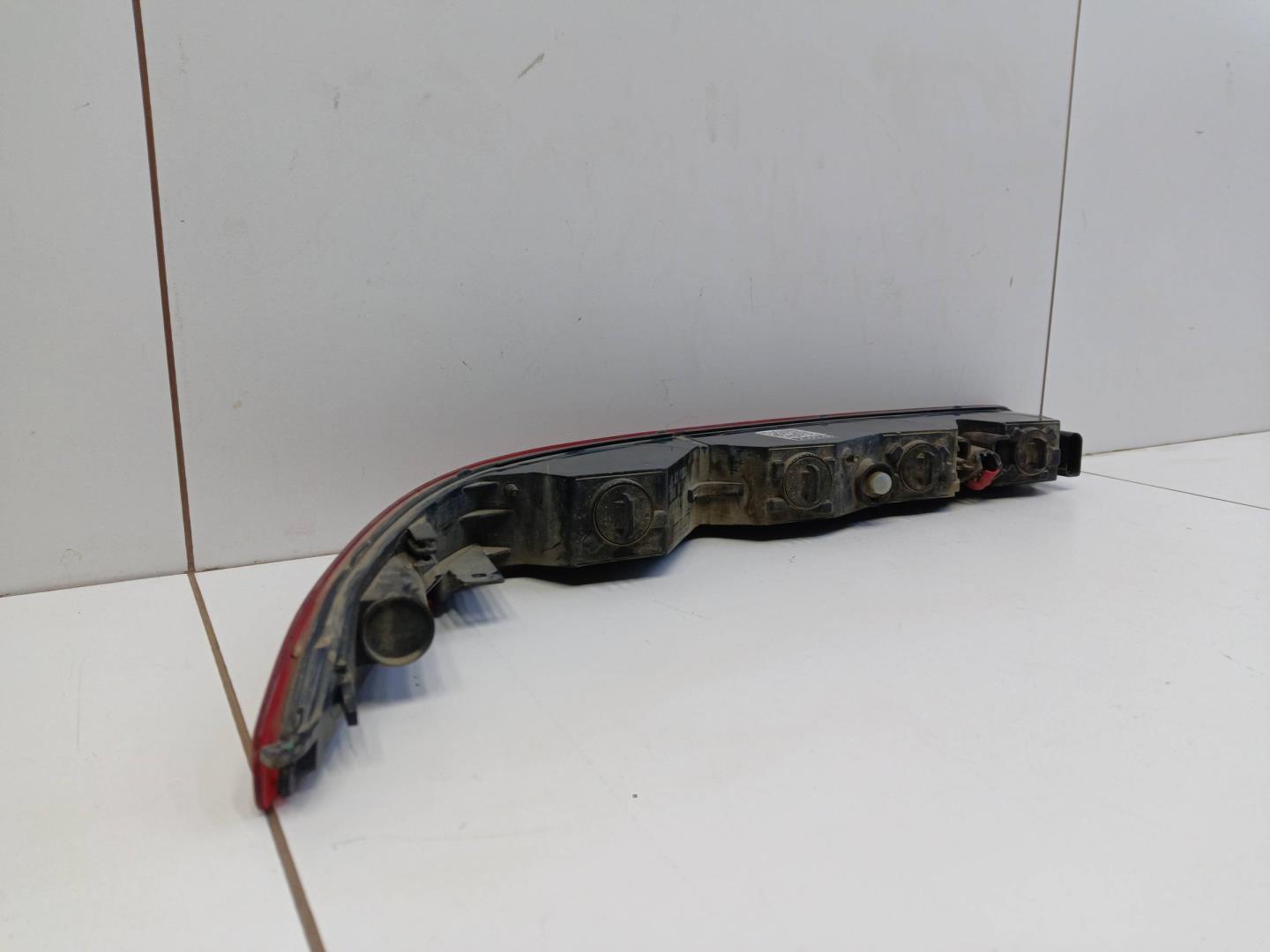 Фонарь задний в бампер правый