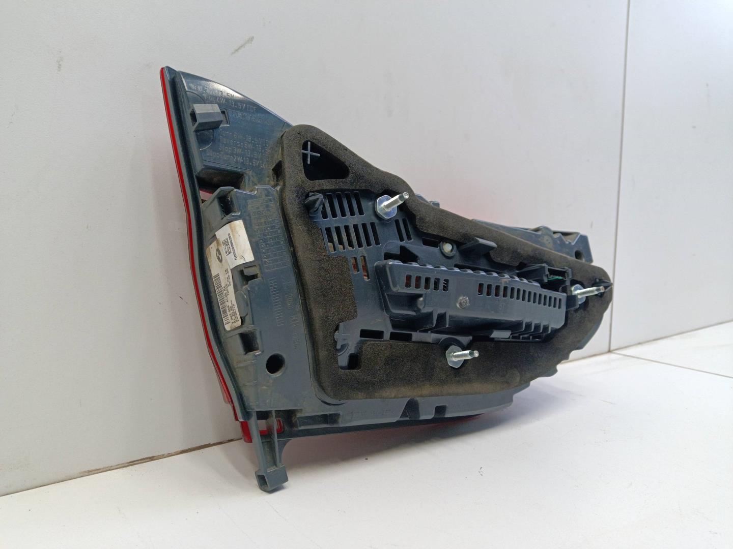 Фонарь задний внутренний правый