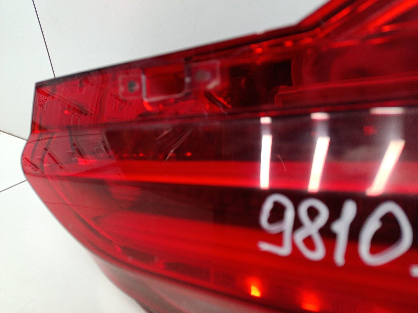 Фонарь задний внутренний правый