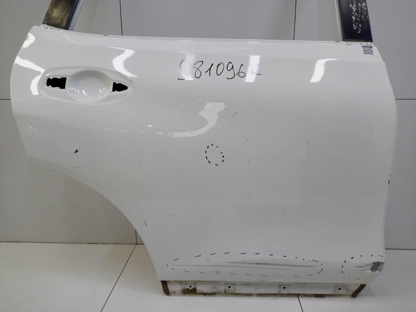 Дверь задняя правая