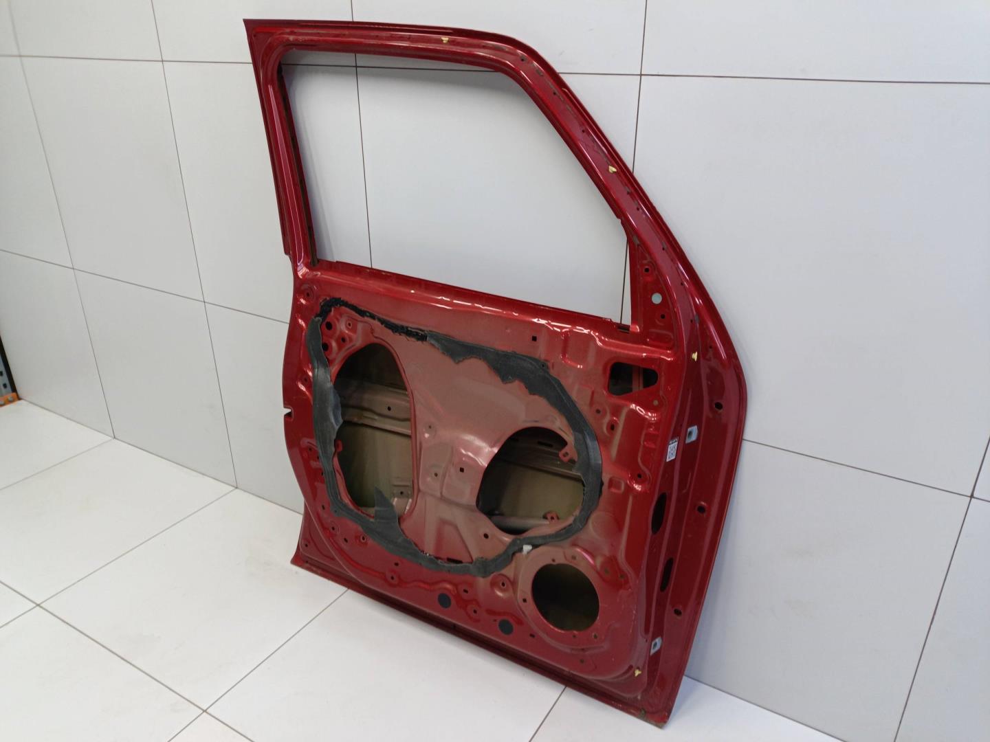 Дверь передняя левая