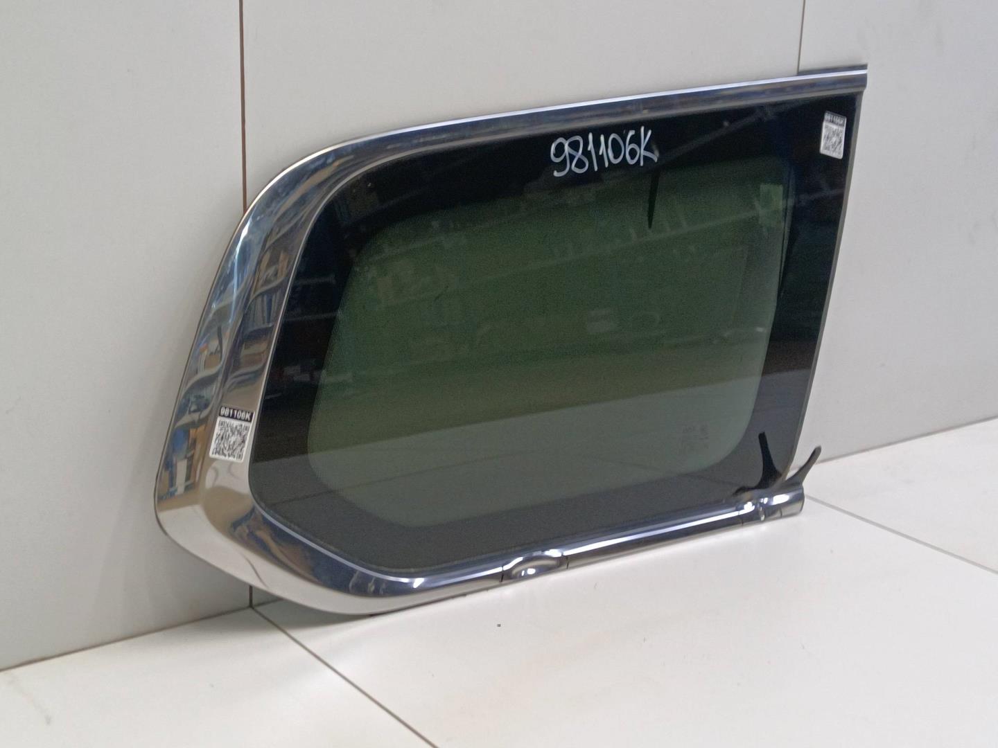 Стекло кузовное глухое правое