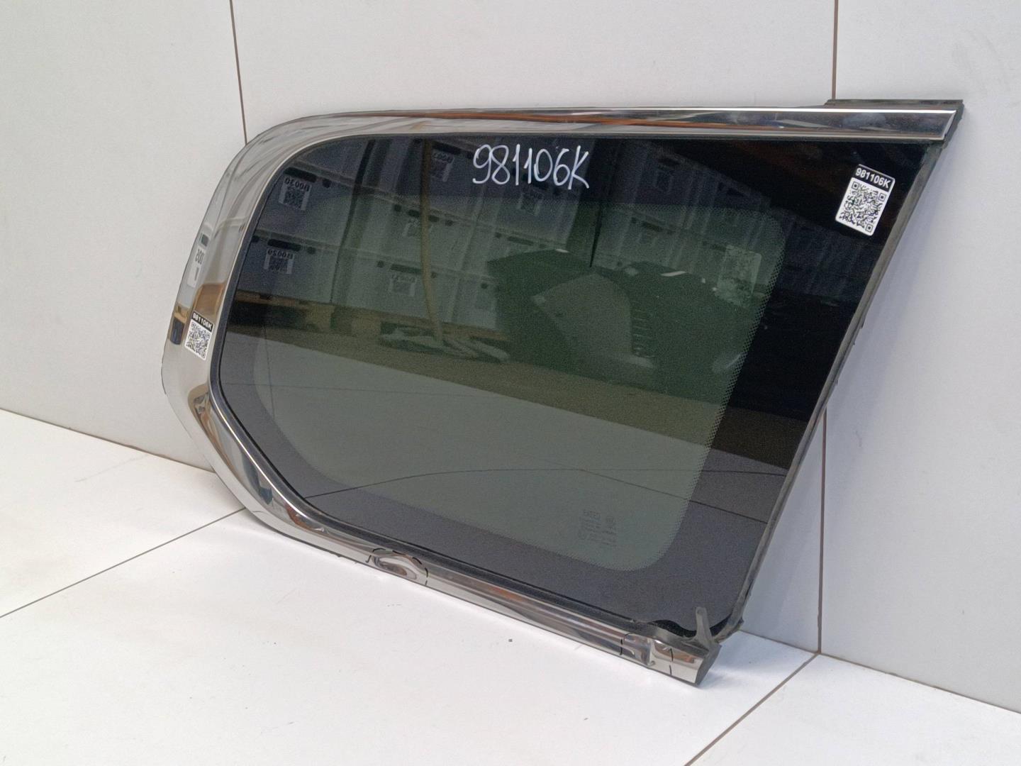 Стекло кузовное глухое правое