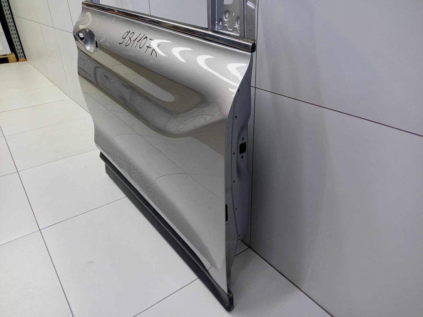 Дверь передняя правая