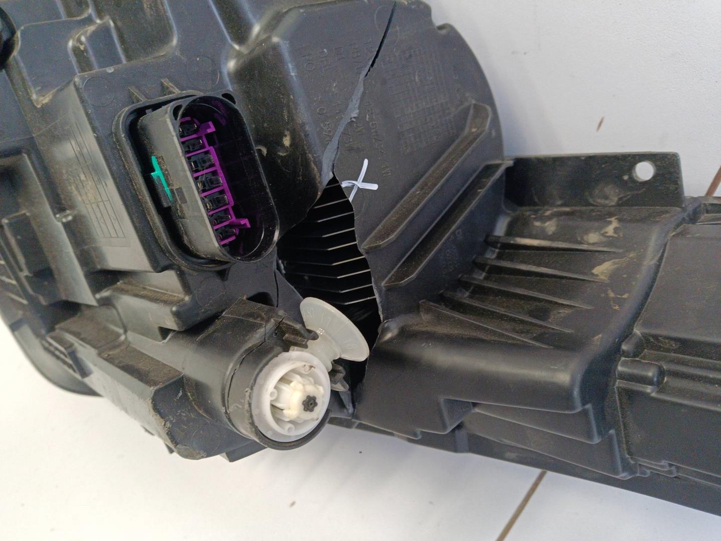 Фара правая