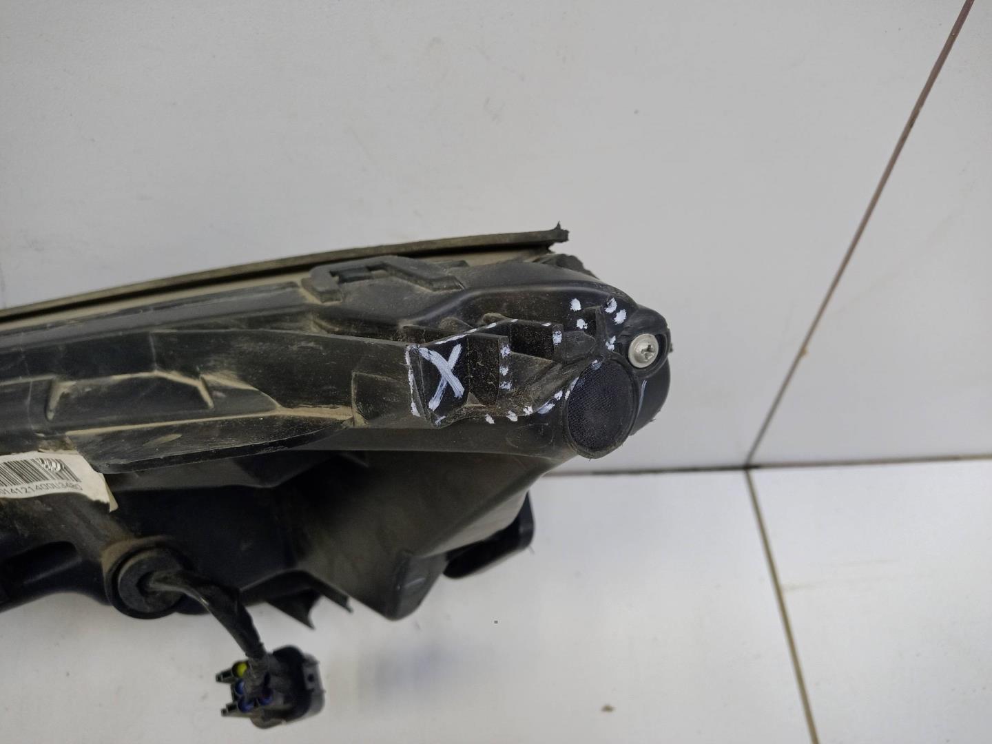 Фара дневного света правая (ходовые огни)